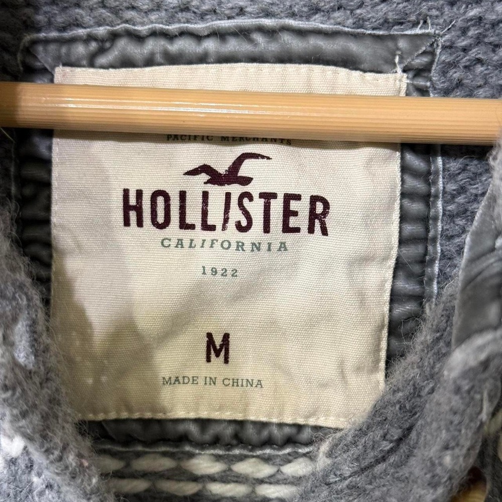 Hollister Grey and white floral knit hoodie - Picture 3 of 4